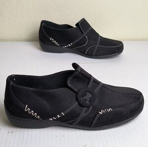 Classique Kelly 6M Black Faux Suede Slip On Moccasins Crisscross Elastic